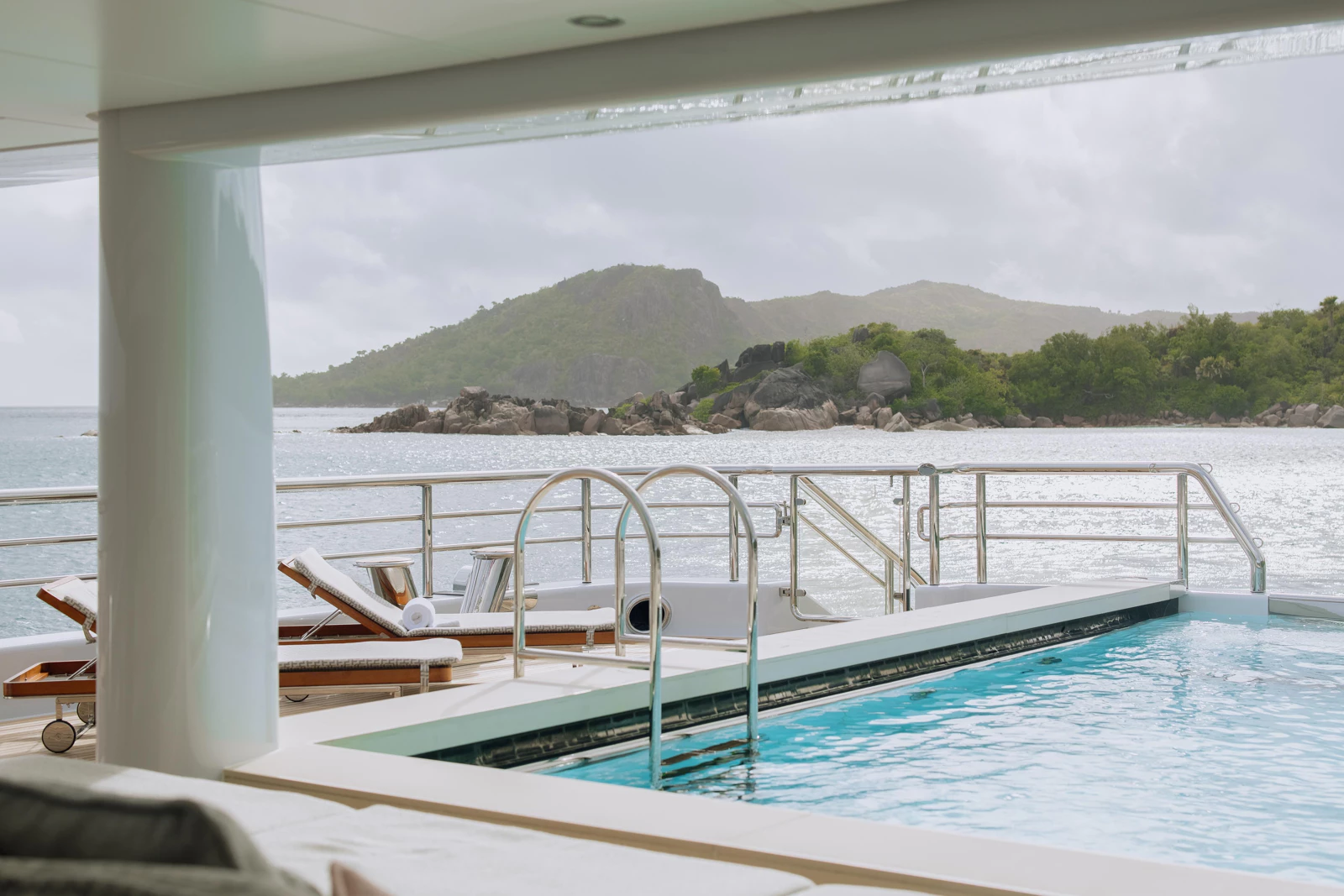 42 - PLVS VLTRA_Main Deck Aft Swimming Pool-EtsFoo0d