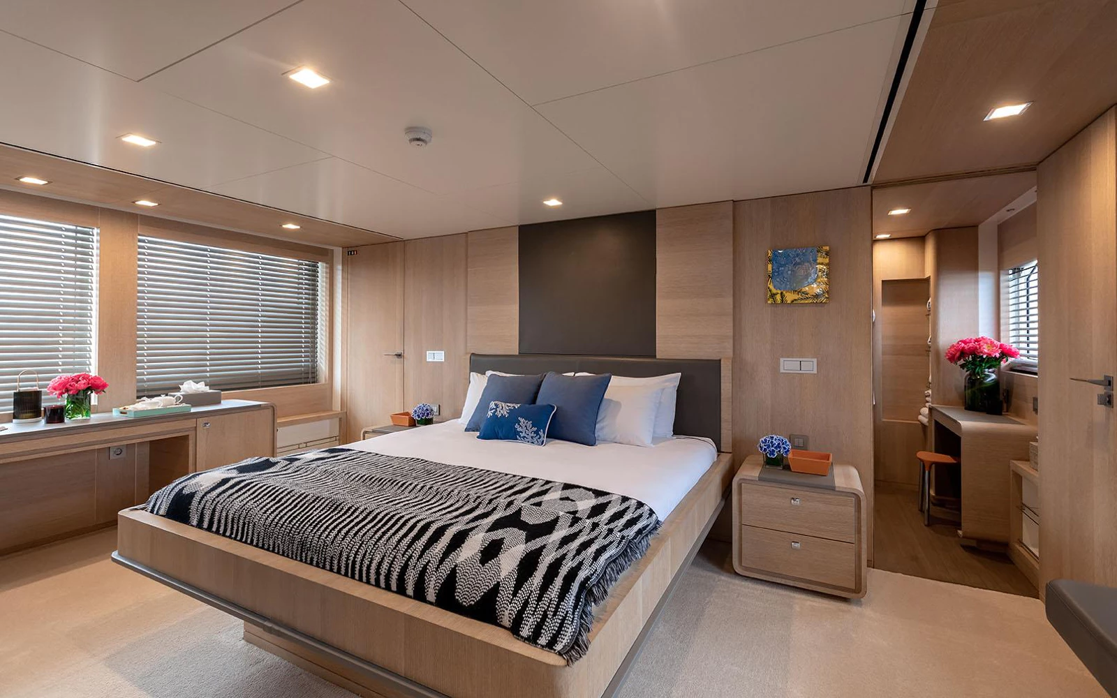 ROBBIE+BOBBY_05_Master+Stateroom_1807_ROBBIE+BOBBY_FD_2P7A1678RT_LR-DN9EB4Fi