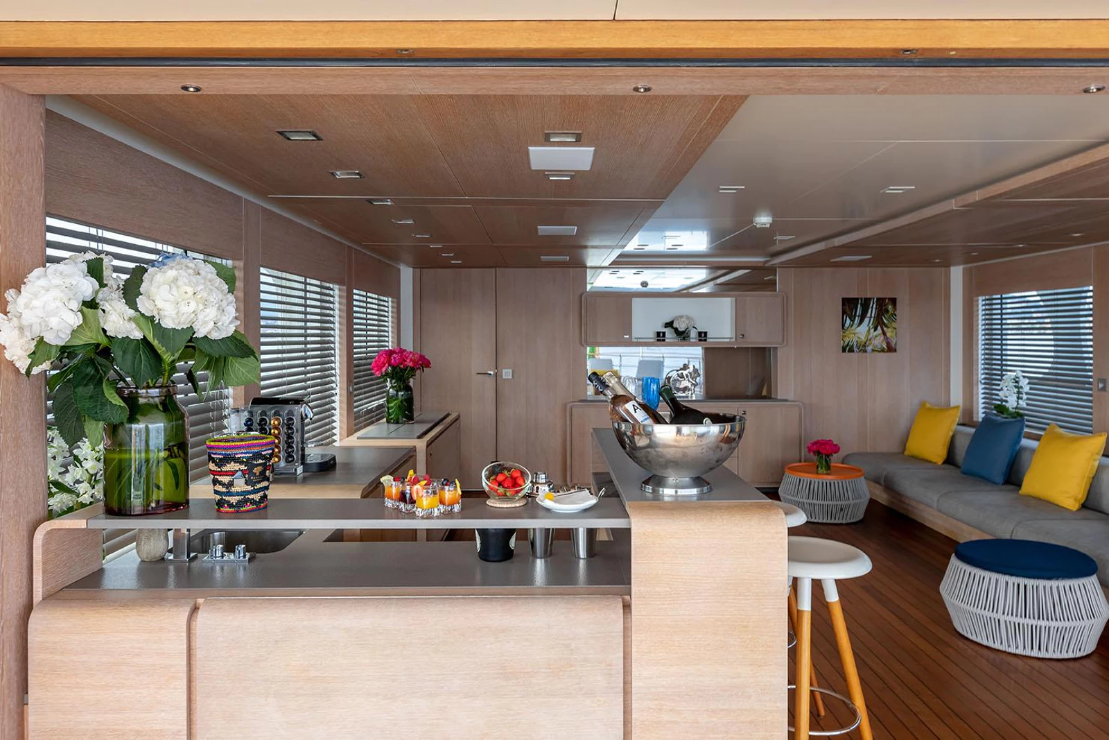 ROBBIE+BOBBY_18_Skylounge_1807_ROBBIE+BOBBY_FD_2P7A1709RT_LR-mOQPSbvd