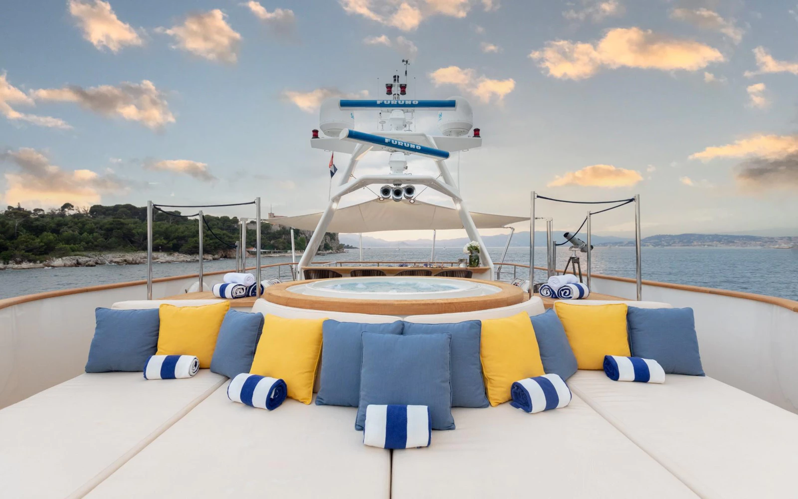 ROBBIE+BOBBY_23_Sundeck_FD_2P7A0942RT_c_LR-NTHCko4d